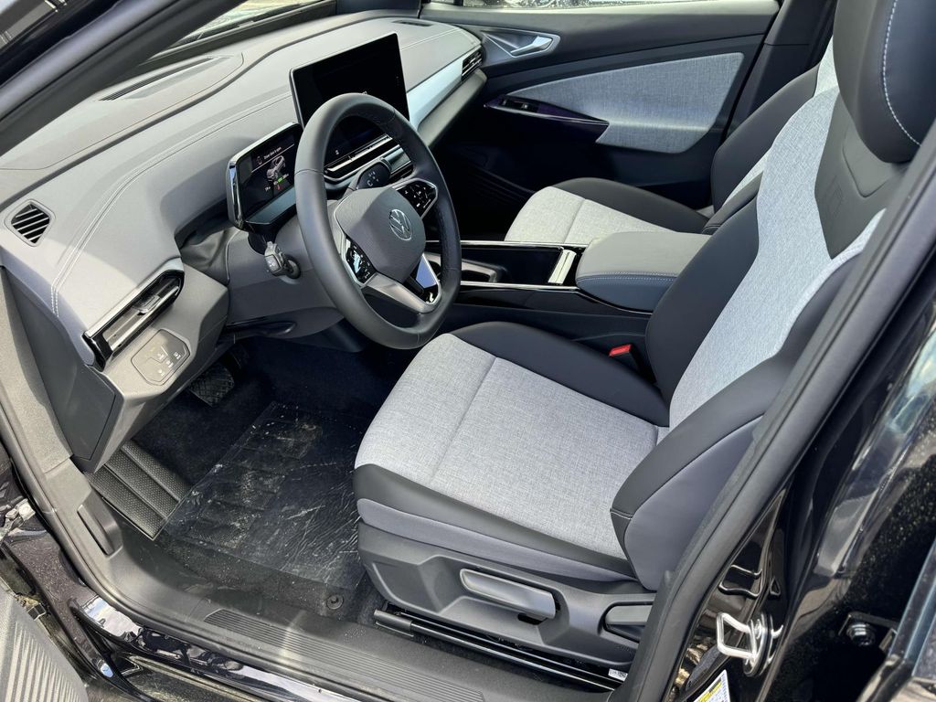 2025 Volkswagen ID.4 Pro photo