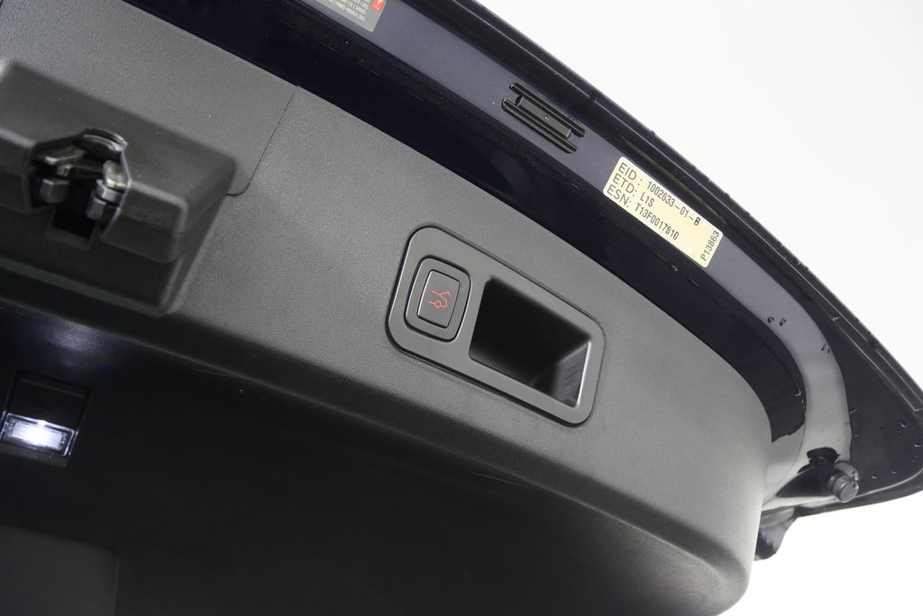 Thumbnail: 2013 Tesla Model S - 16