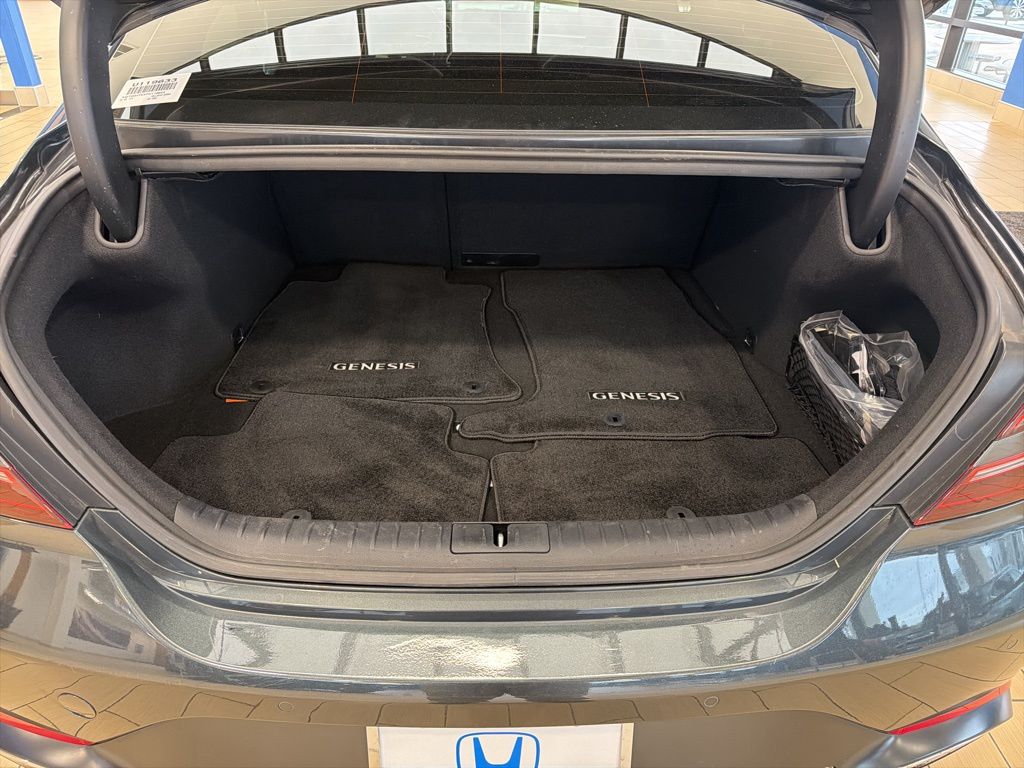 Thumbnail: 2023 Genesis G70 - 21