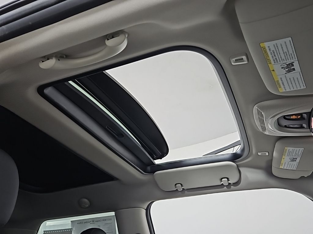 Thumbnail: 2023 MINI Cooper - 19