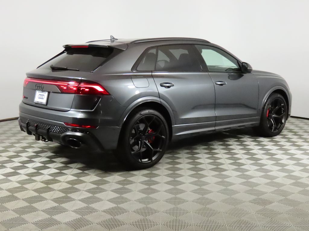 Thumbnail: 2026 Audi RS Q8 - 5