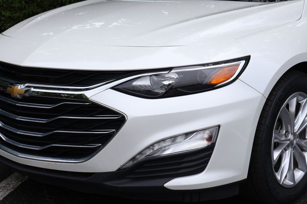 Thumbnail: 2019 Chevrolet Malibu - 3