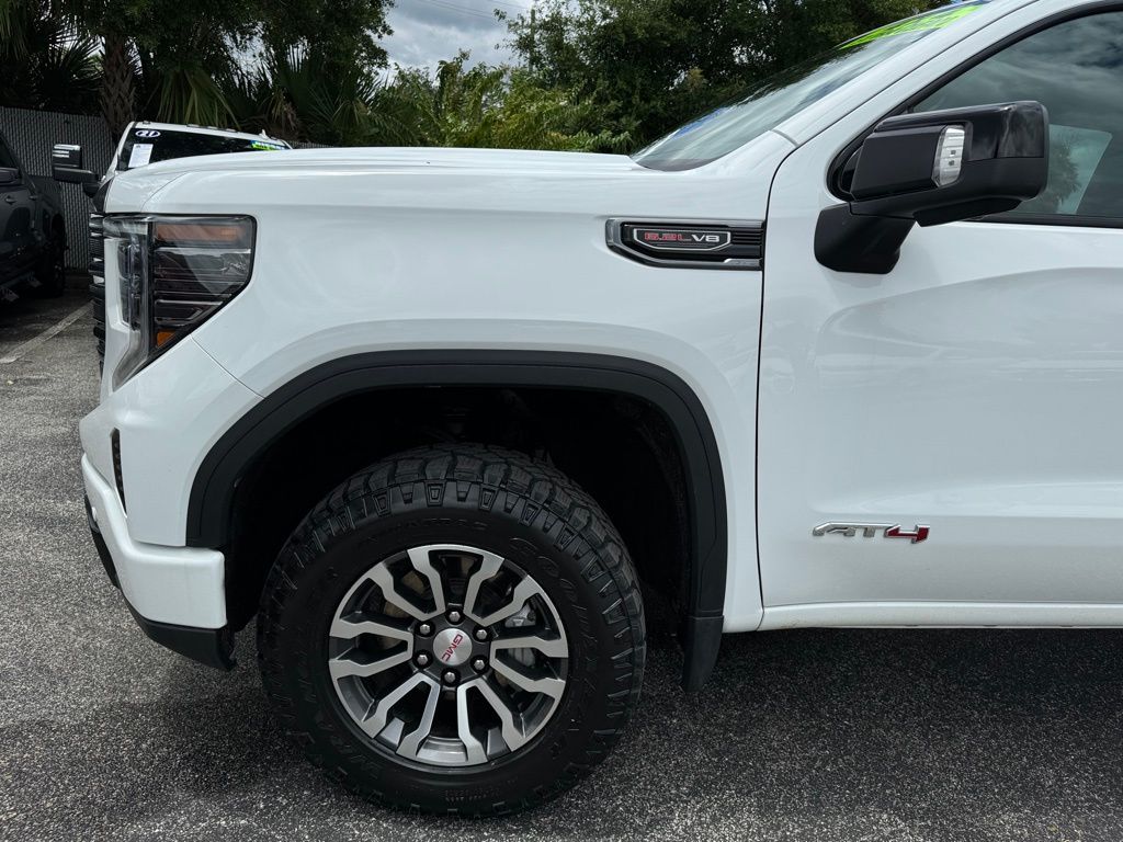 2023 GMC Sierra 1500 AT4 10