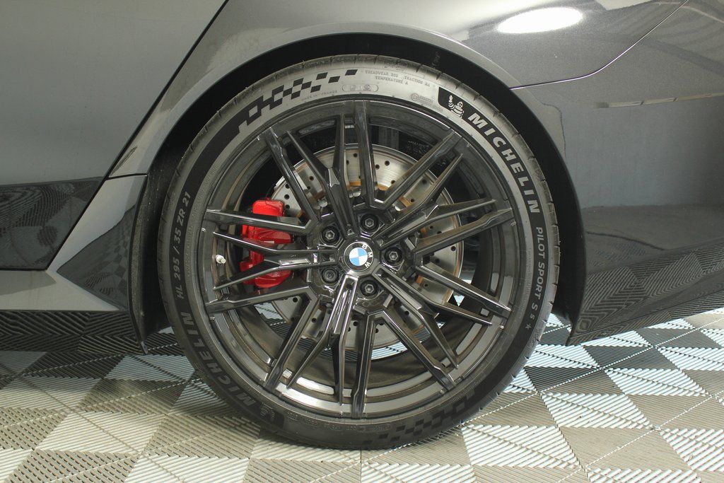 Thumbnail: 2025 BMW M5 - 10