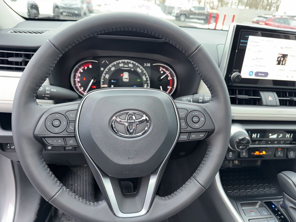 Thumbnail: 2025 Toyota RAV4 - 15