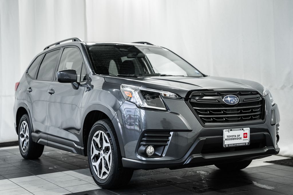 2022 Subaru Forester Premium Crossover AWD