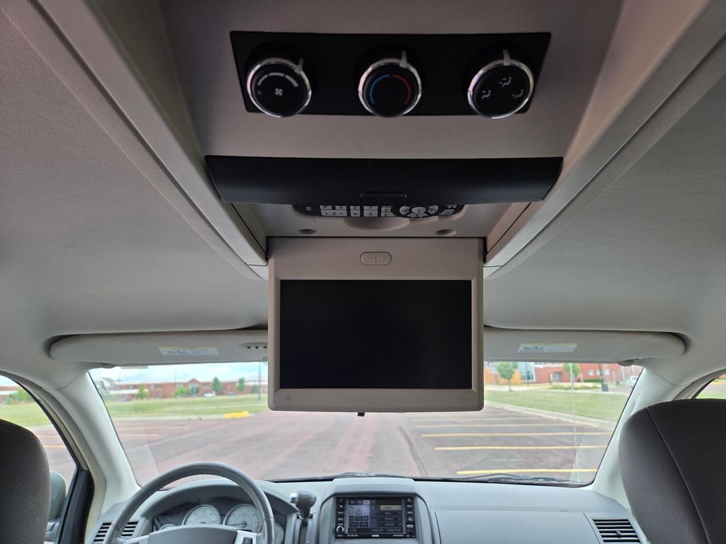2010 Chrysler Town & Country Touring