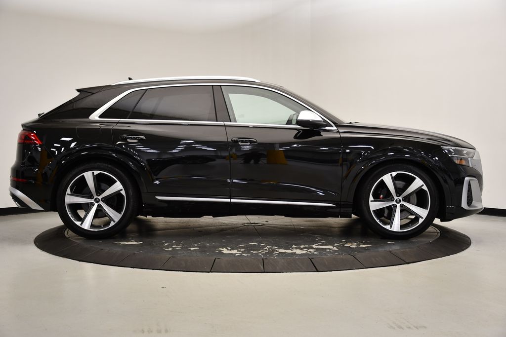 2024 Audi SQ8  6