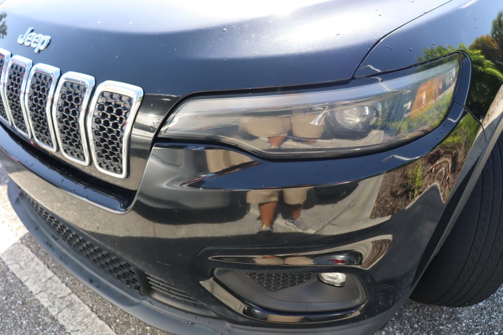 Thumbnail: 2019 Jeep Cherokee - 3