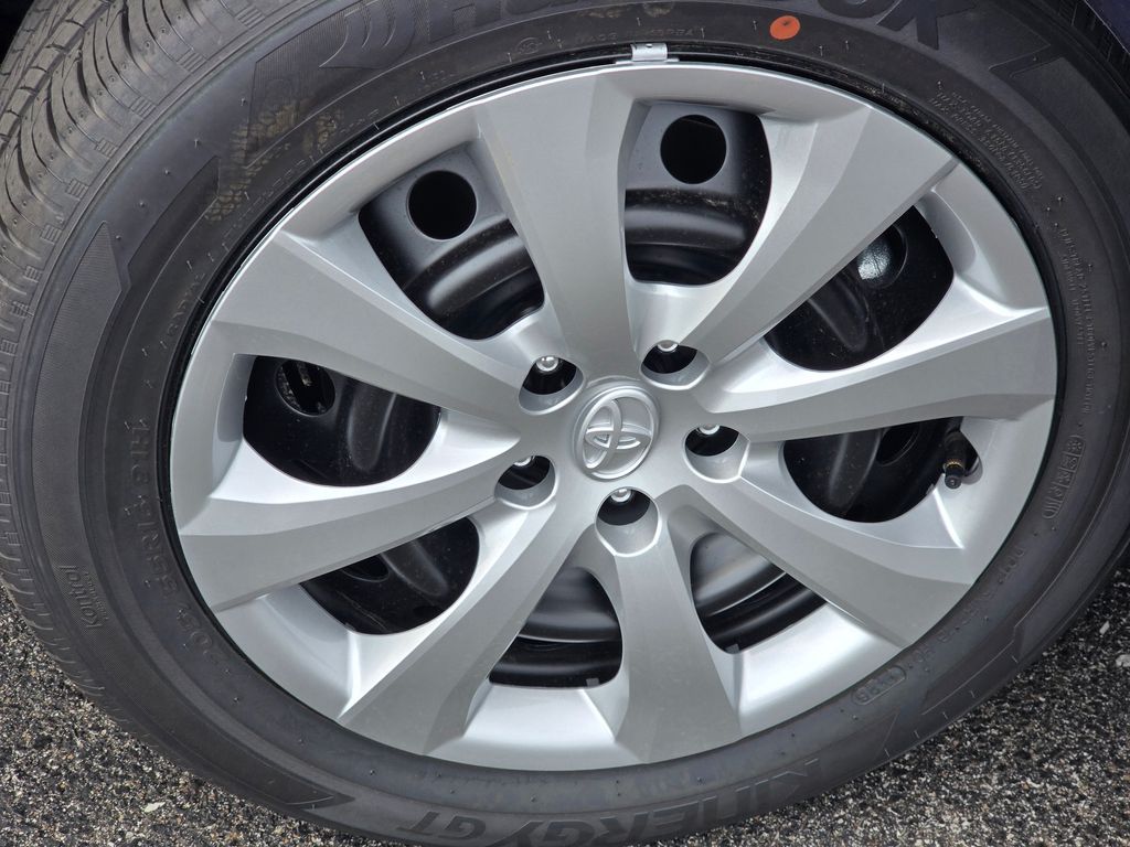 New 2026  Toyota LE image 7
