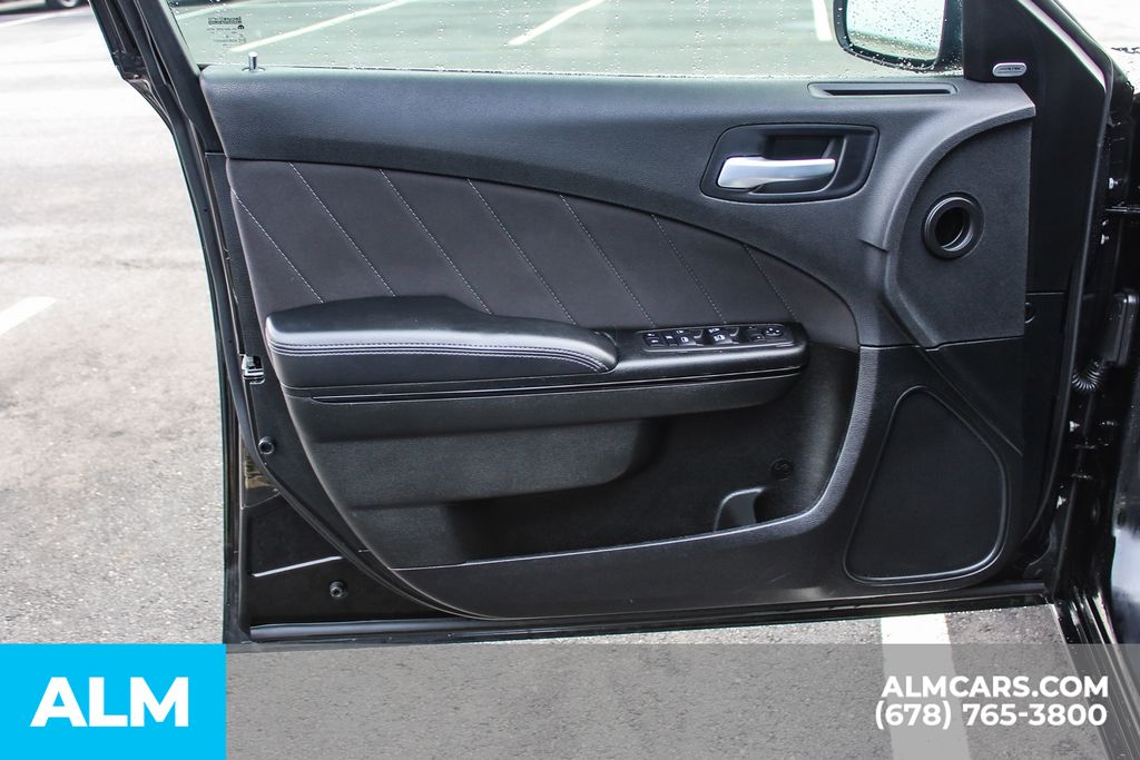 Used 2023 Black Dodge SXT image 36
