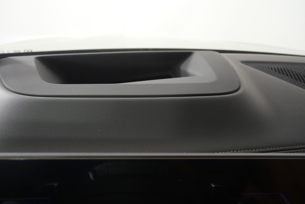 Thumbnail: 2026 BMW X7 - 23