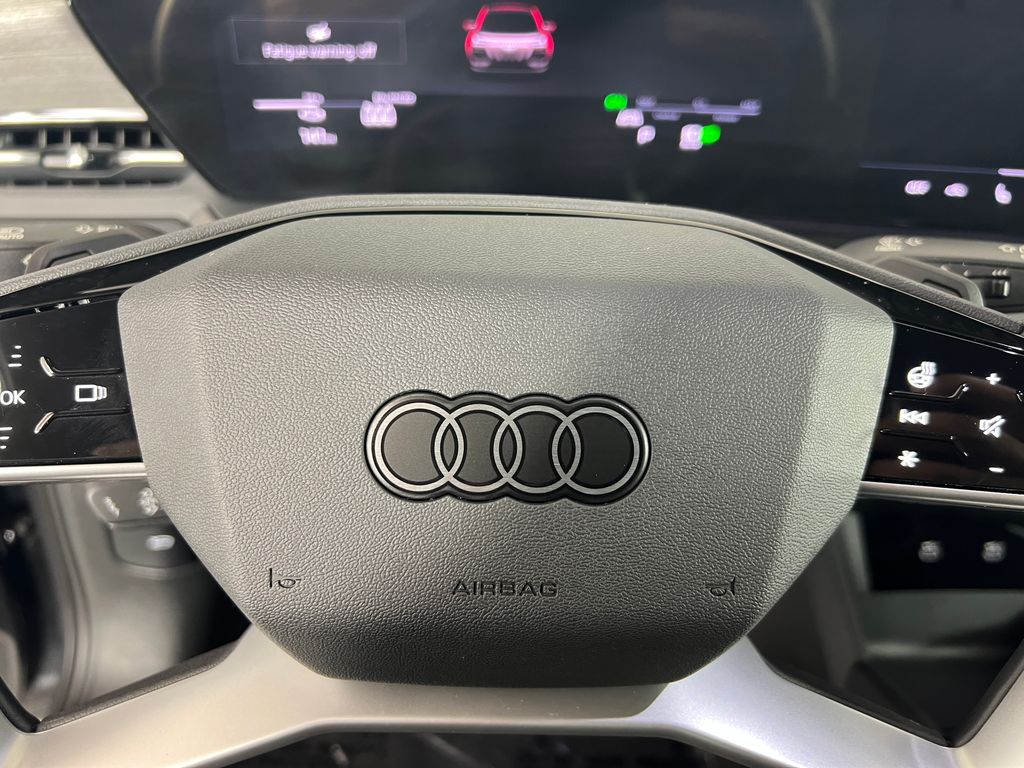 Thumbnail: 2025 Audi Q6 e-tron - 18