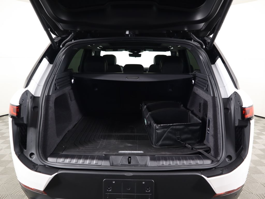 Thumbnail: 2025 Land Rover Range Rover Sport - 30