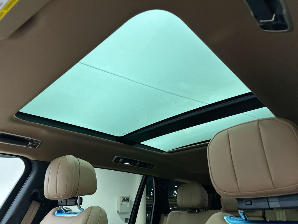 Thumbnail: 2026 Land Rover Range Rover - 11