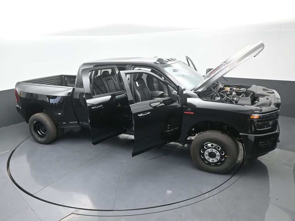 New 2026 Diamond Black Crystal Pearlcoat Ram Laramie image 70