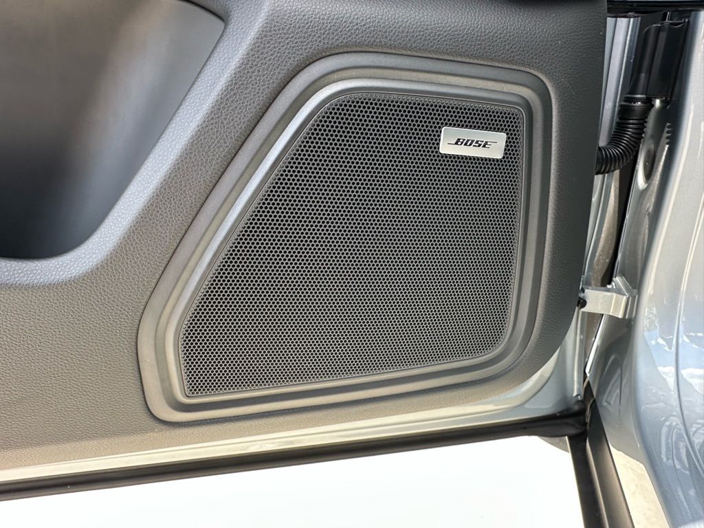 Thumbnail: 2026 Porsche Macan - 23