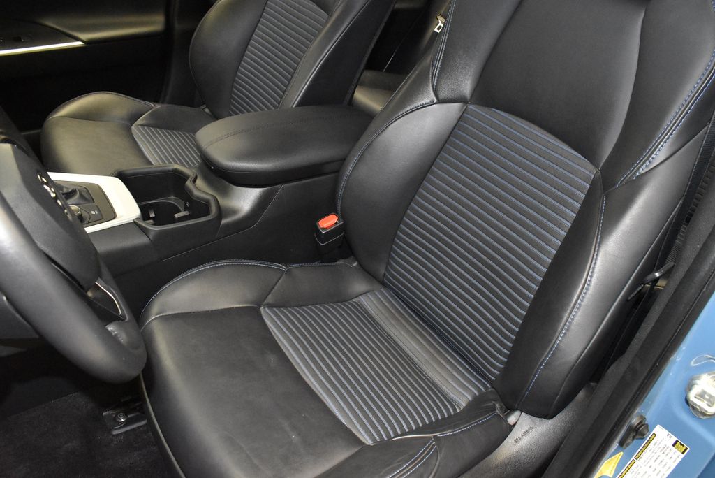 2022 Toyota RAV4 XSE 14