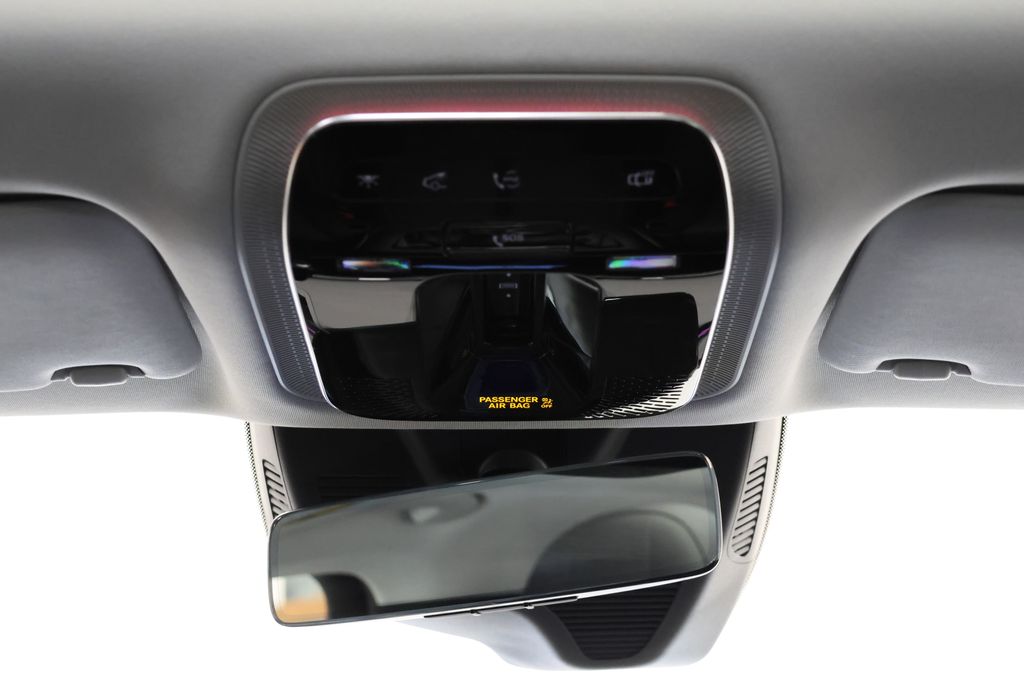 Thumbnail: 2025 Mercedes-Benz E-Class - 16