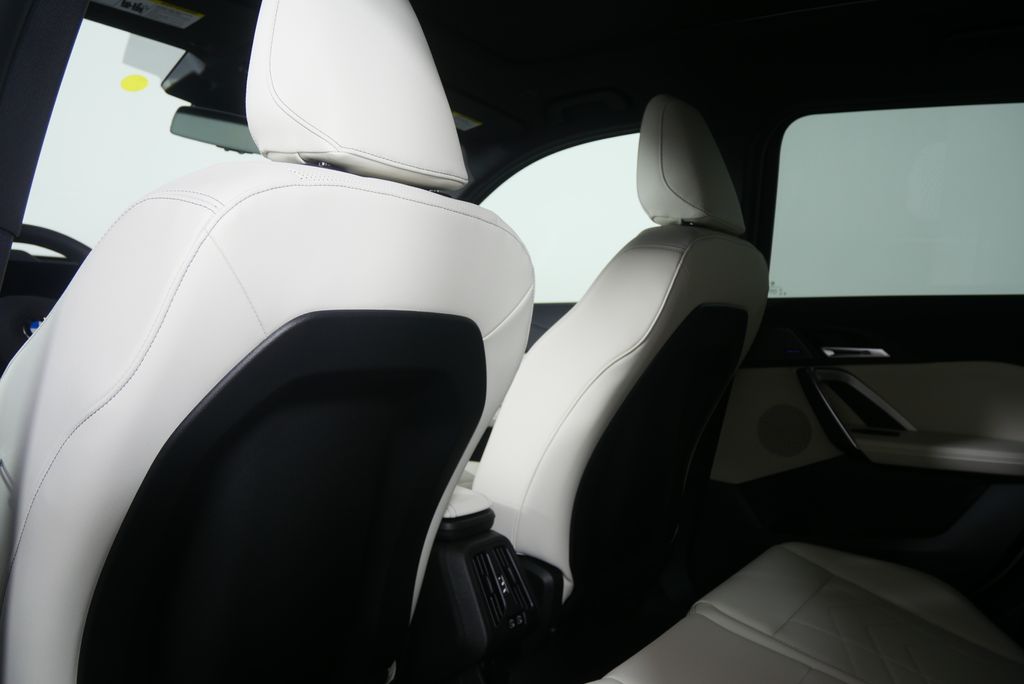 Thumbnail: 2026 BMW X1 - 15