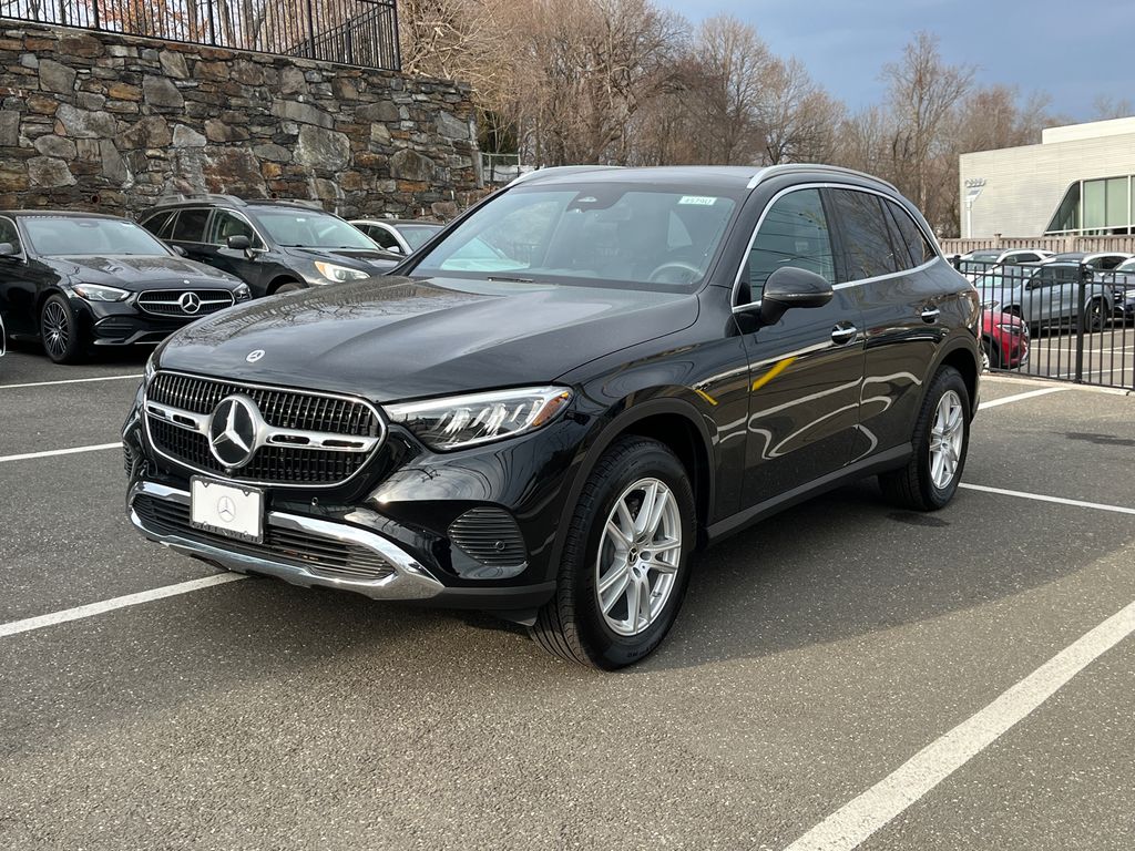 2025 Mercedes-Benz GLC 300 5