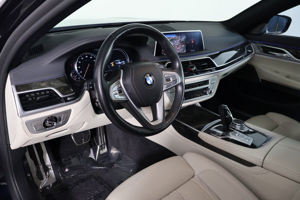 Thumbnail: 2019 BMW 7 Series - 7