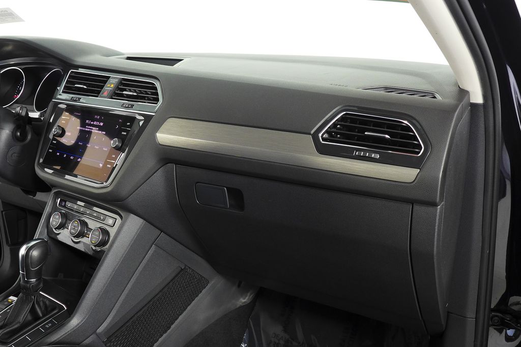 Thumbnail: 2018 Volkswagen Tiguan - 14