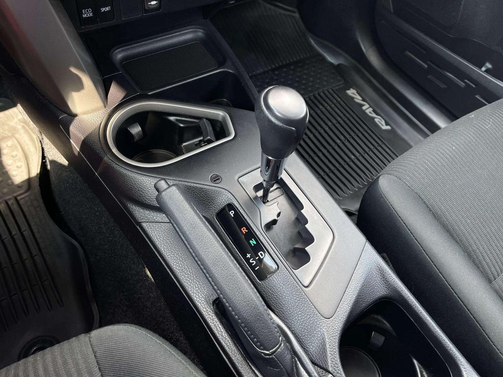 Used 2018 Silver Sky Metallic Toyota LE image 13