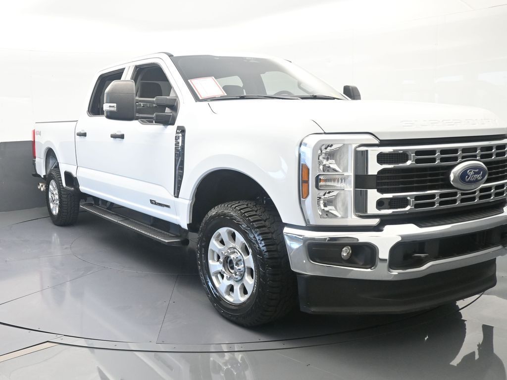 Used 2024 Oxford White Ford XLT image 8