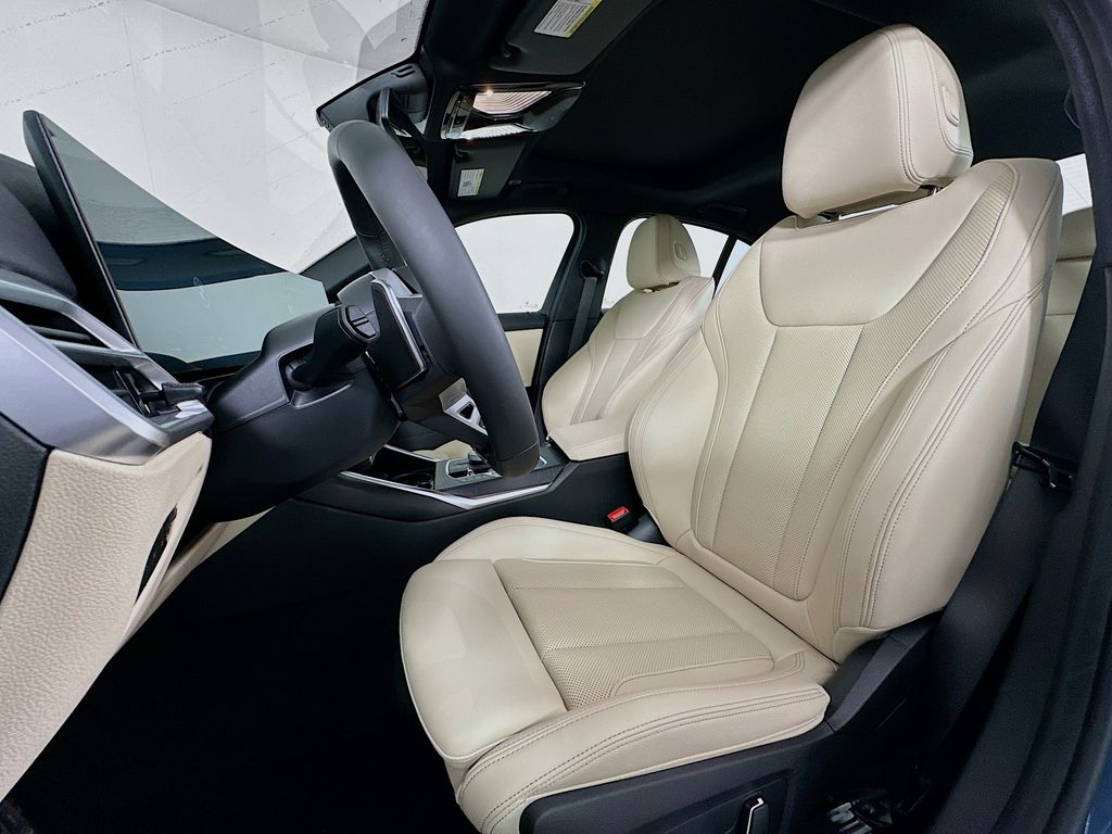 Thumbnail: 2026 BMW 3 Series - 16