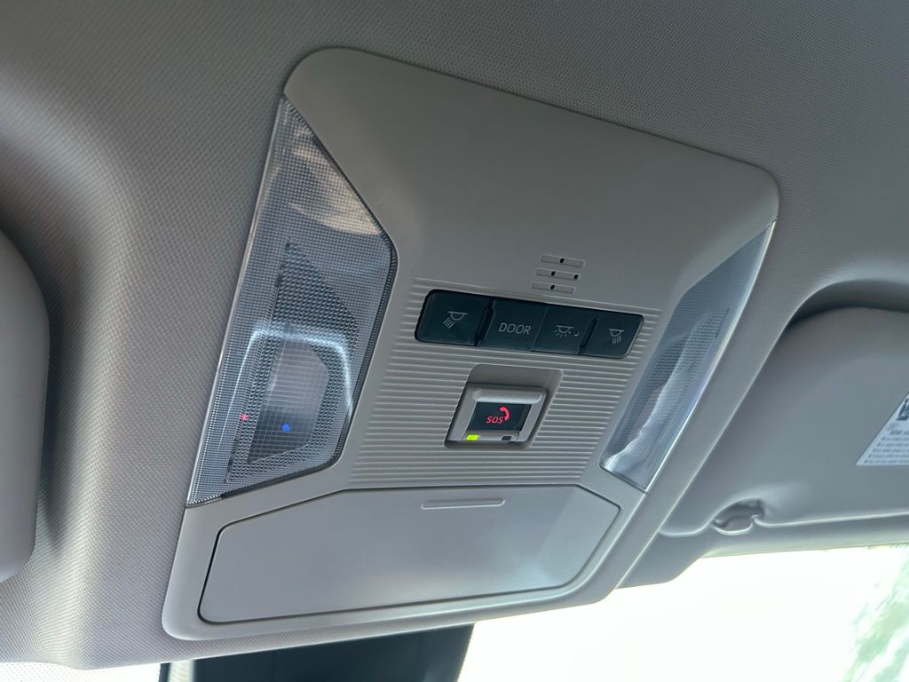2023 Toyota RAV4 LE 27