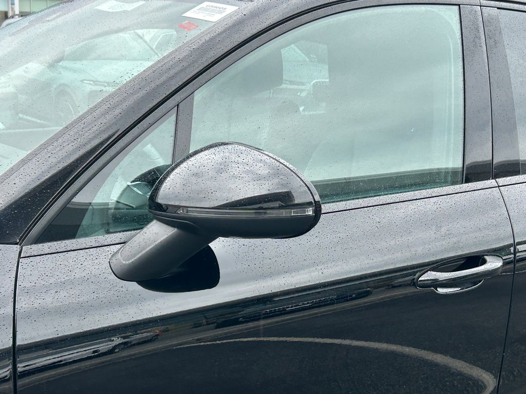 Thumbnail: 2018 Porsche Macan - 10