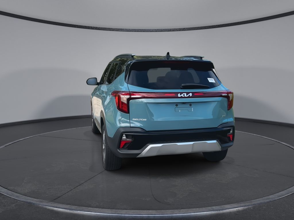 Thumbnail: 2024 Kia Seltos - 7