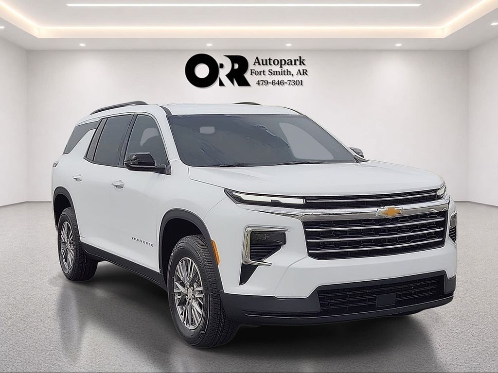 Summit White 2026 Chevrolet Traverse SUV / Crossover Front-Wheel Drive 8-Speed Automatic