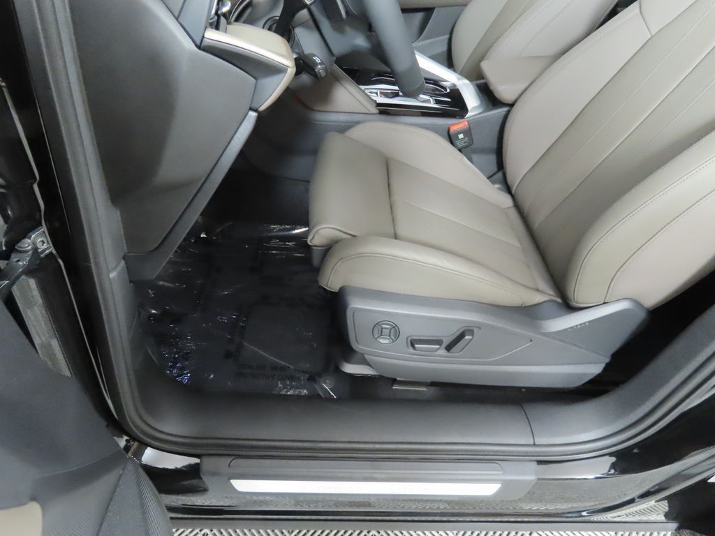 Thumbnail: 2025 Audi Q5 - 31