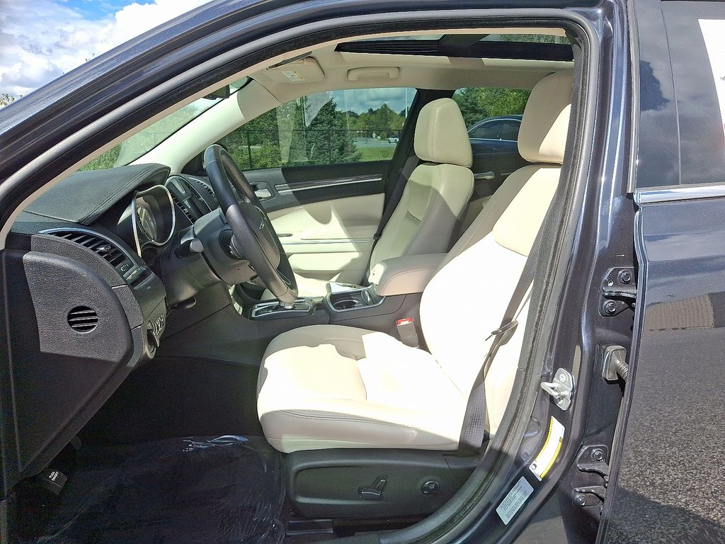 Thumbnail: 2016 Chrysler 300 - 14