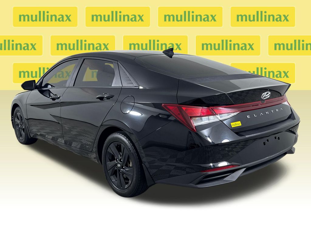 Certified Used 2022 Black Hyundai SEL image 11