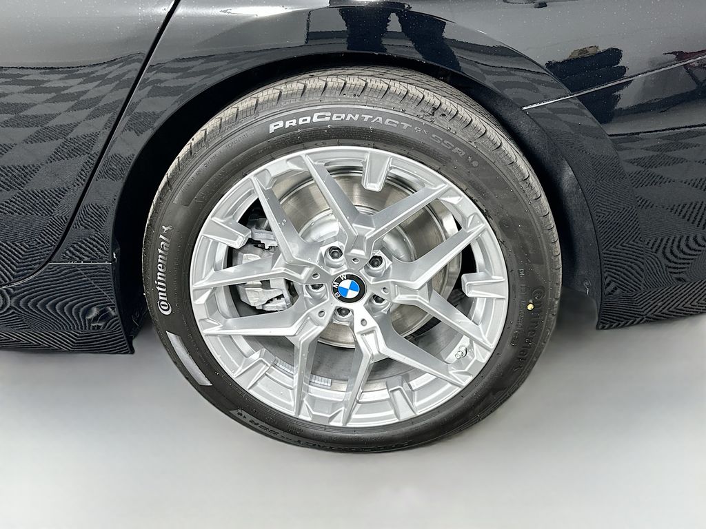 Thumbnail: 2025 BMW 3 Series - 23