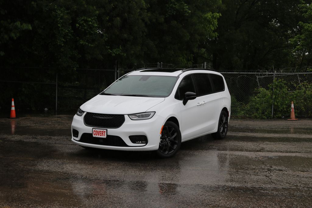 Used Car 2025 Chrysler Pacifica  Limited For Sale Under $50,000 In Austin, Texas