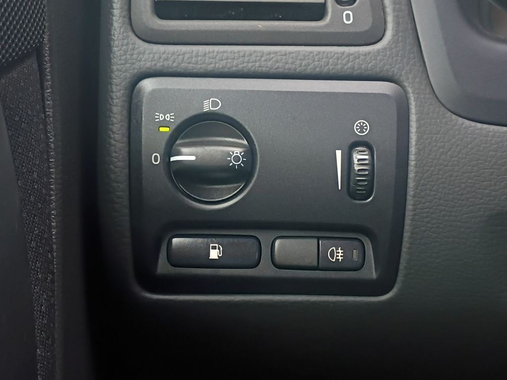 Used Car 2004 Volvo S60  2.4 For Sale Under $10,000 In Austin, Texas