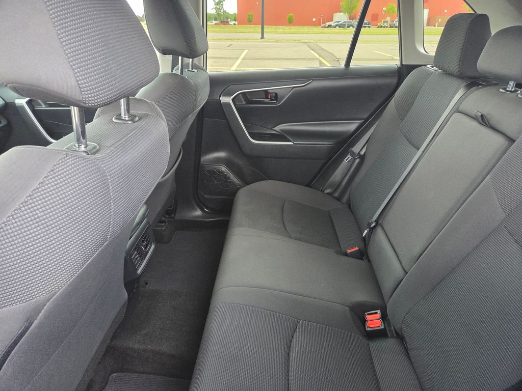 2019 Toyota RAV4 Hybrid LE