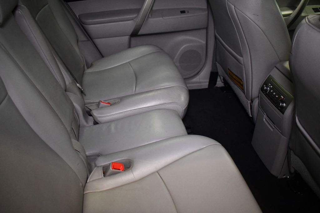 Thumbnail: 2012 Toyota Highlander - 31