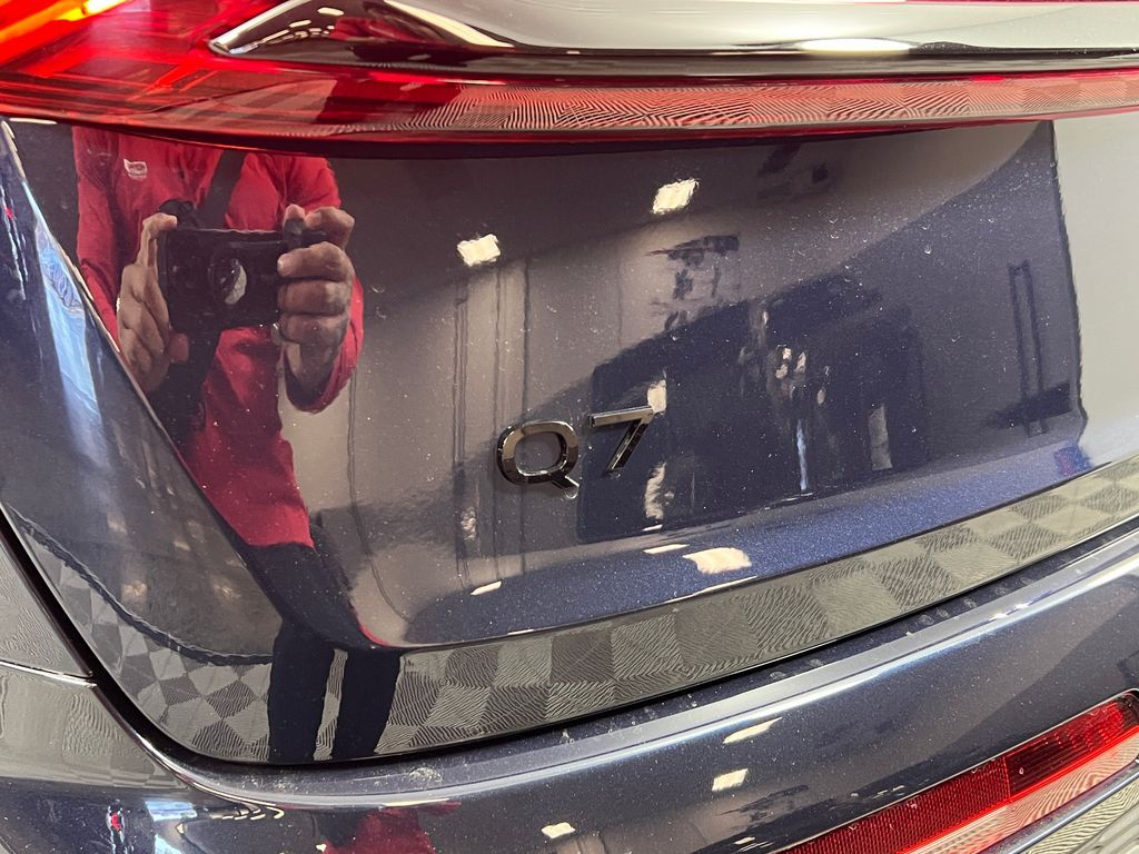 Thumbnail: 2025 Audi Q7 - 10