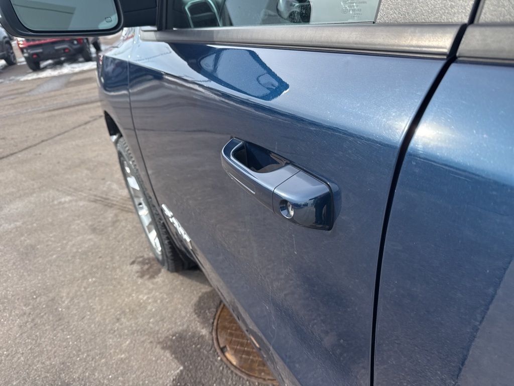 Certified Used 2022 Blue Ram Big Horn/Lone Star image 32