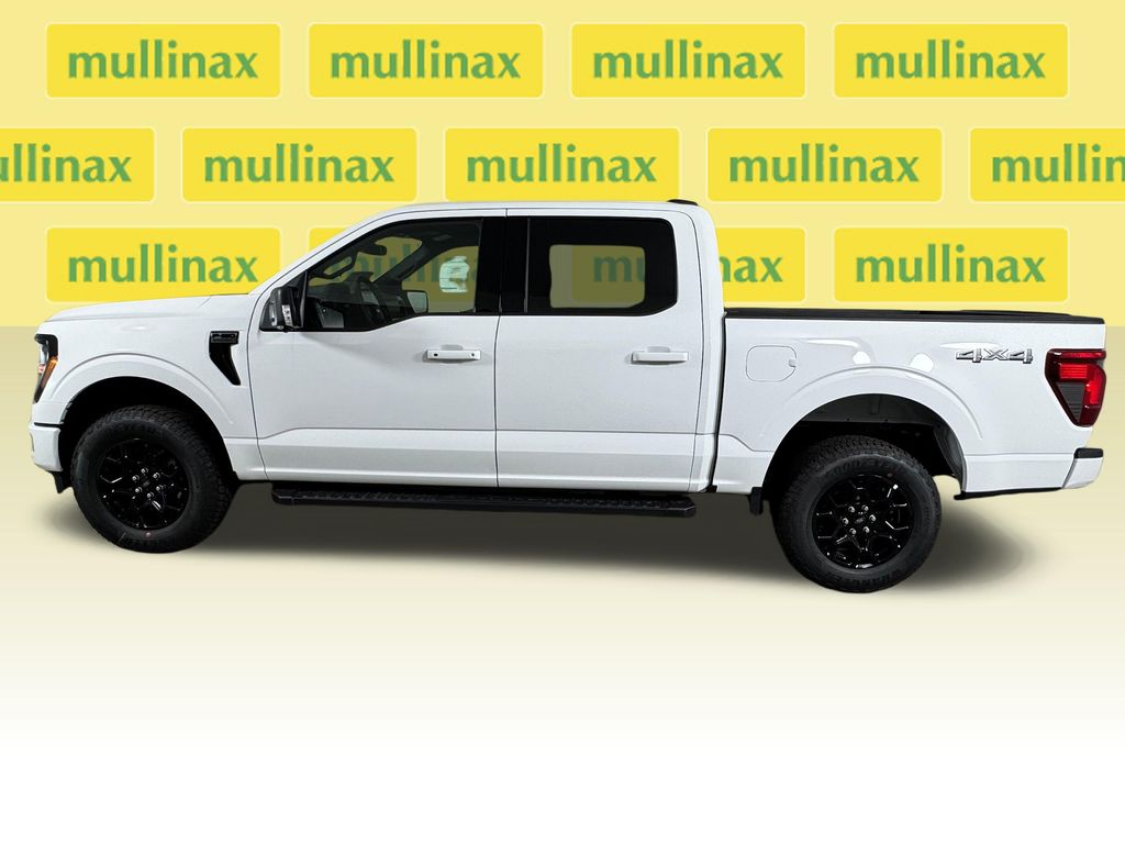 New 2026 White Ford XLT image 2