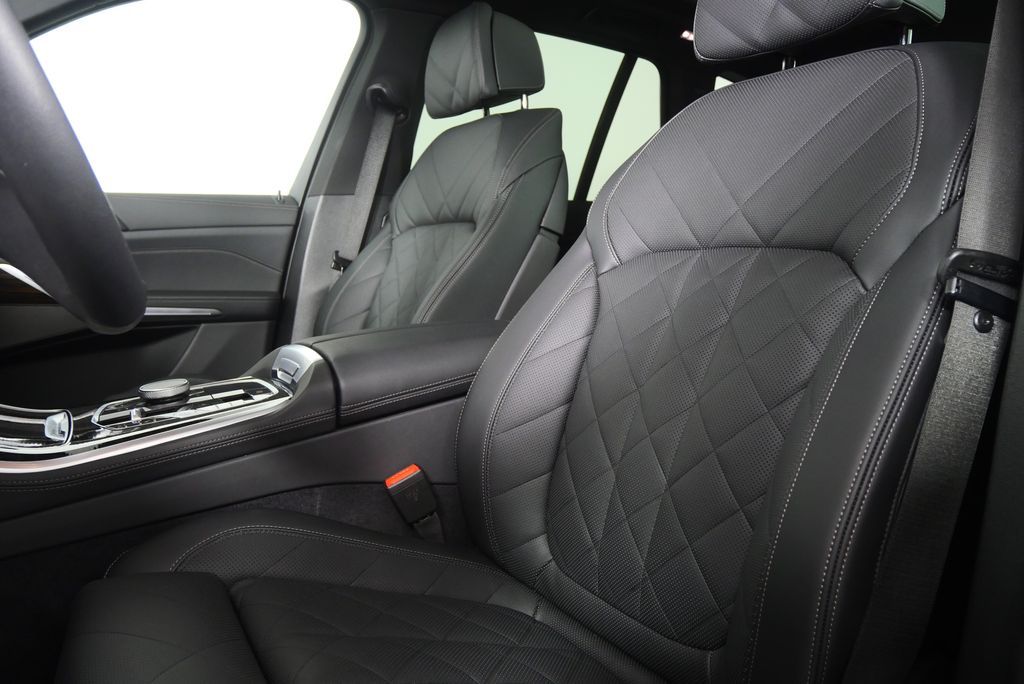 Thumbnail: 2026 BMW X5 - 11