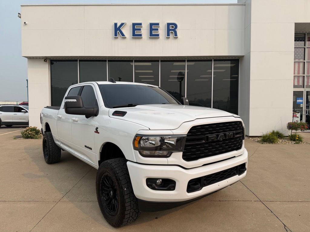 Bright White Clearcoat 2024 RAM 2500 Pickup Truck Four-Wheel Drive 6-Speed Automatic
