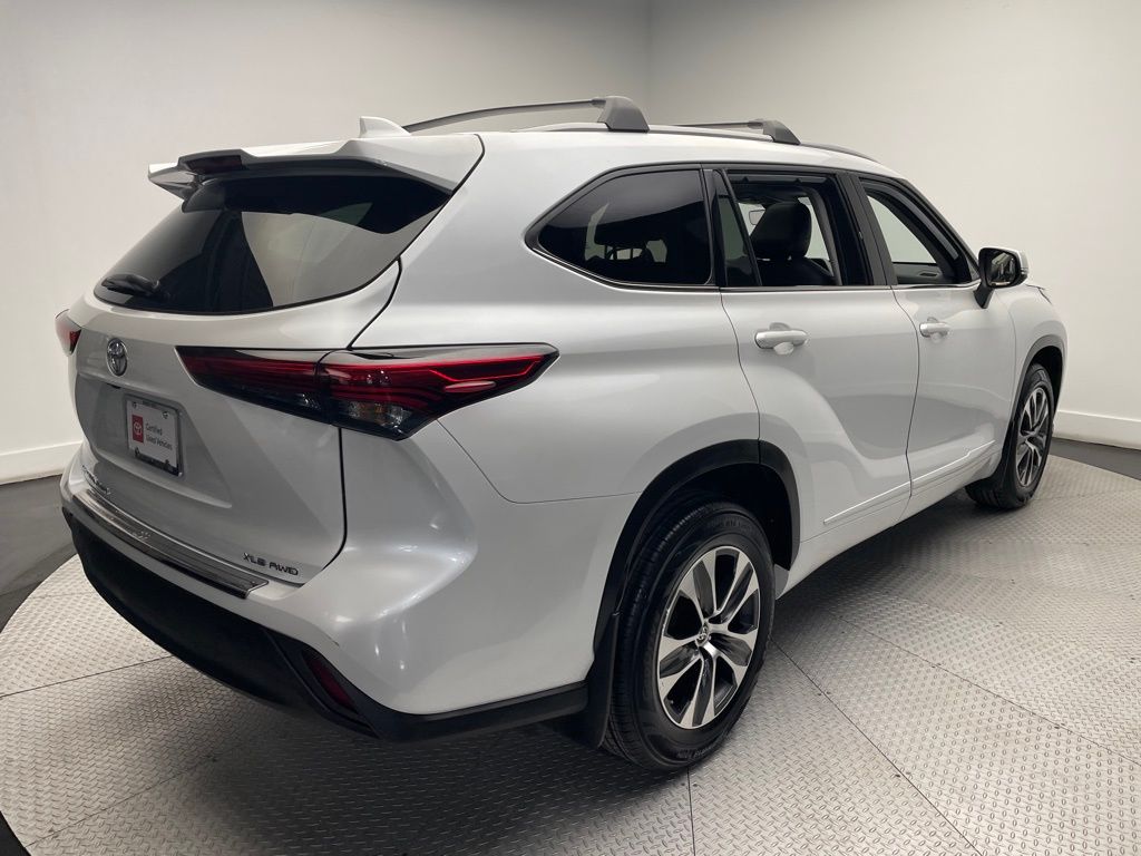 2022 Toyota Highlander XLE 5