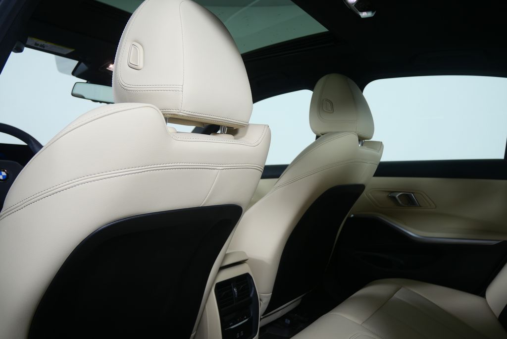 Thumbnail: 2024 BMW 3 Series - 16