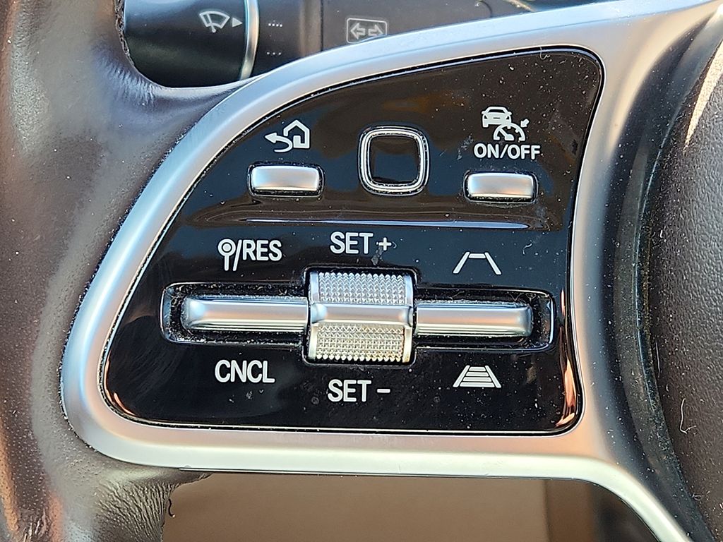 Thumbnail: 2019 Mercedes-Benz E-Class - 21